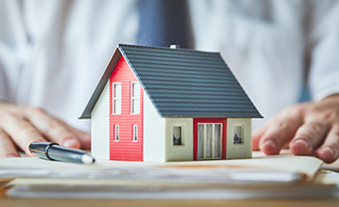 Here's when homeowners should give up their low mortgage rate to buy a new home, according to experts – CBS Moneywatch