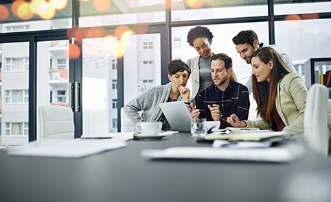 How do generational differences contribute to a better understanding of DEI's challenges? - El Mexicano